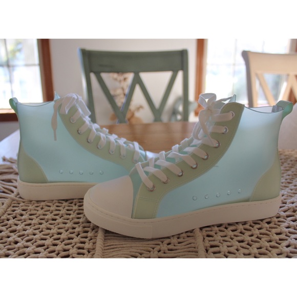 NWOT Aldo Mint Vinyl Clear Platform High Tops 6.5 37 EURO 4 UK - Picture 2 of 9